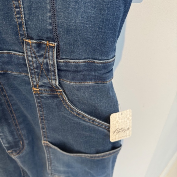 FREE PEOPLE Crvy Hyde Park Flare Leg JUMPSUIT Size 12 Blue Stretch Denim NEW - Picture 3 of 6